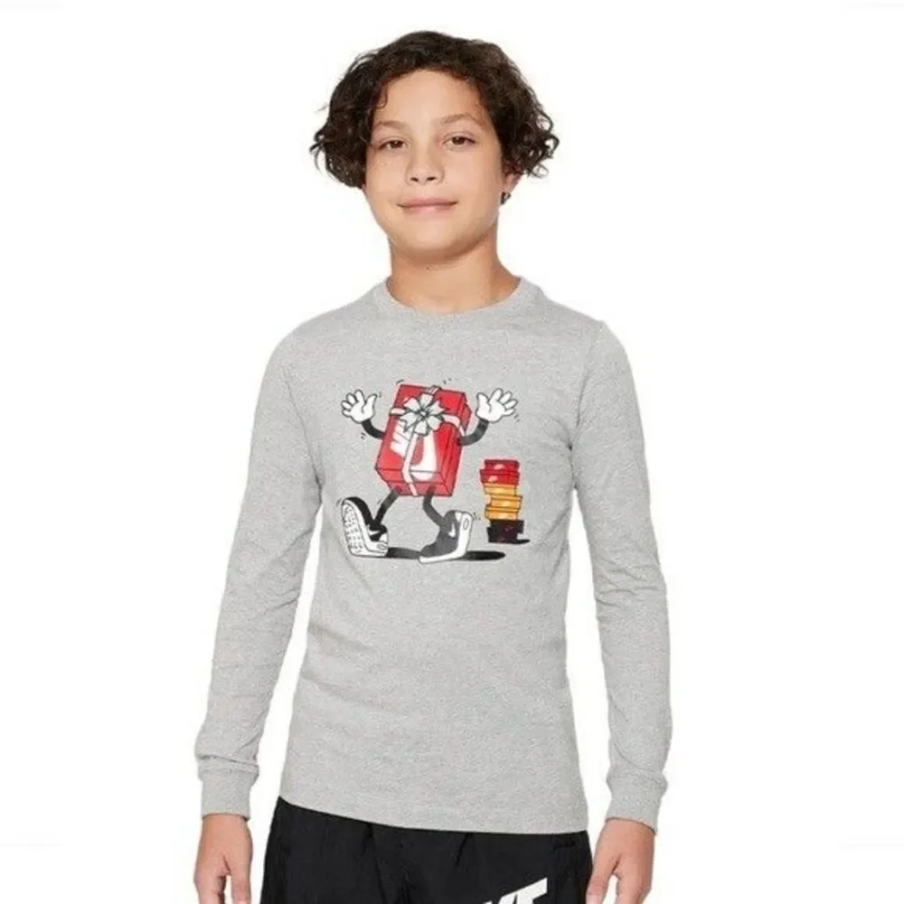 NIKE ❤️🔥NIKE SPORTSWEAR BIG KIDS' LONG-SLEEVE T-SHIRT GREY boys girls shirt M